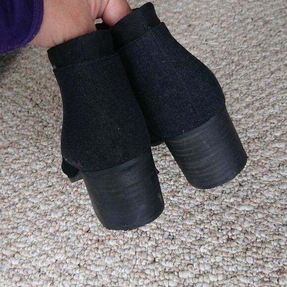 Toms Black Loren Suede Wool Blend Stacked Heel Ankle Bootie size 7.5 - Picture 11 of 12